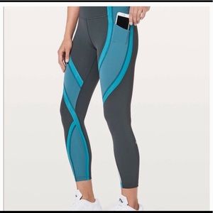 Lululemon Wild Twist 7/8 Tight size 4 WORN ONCE